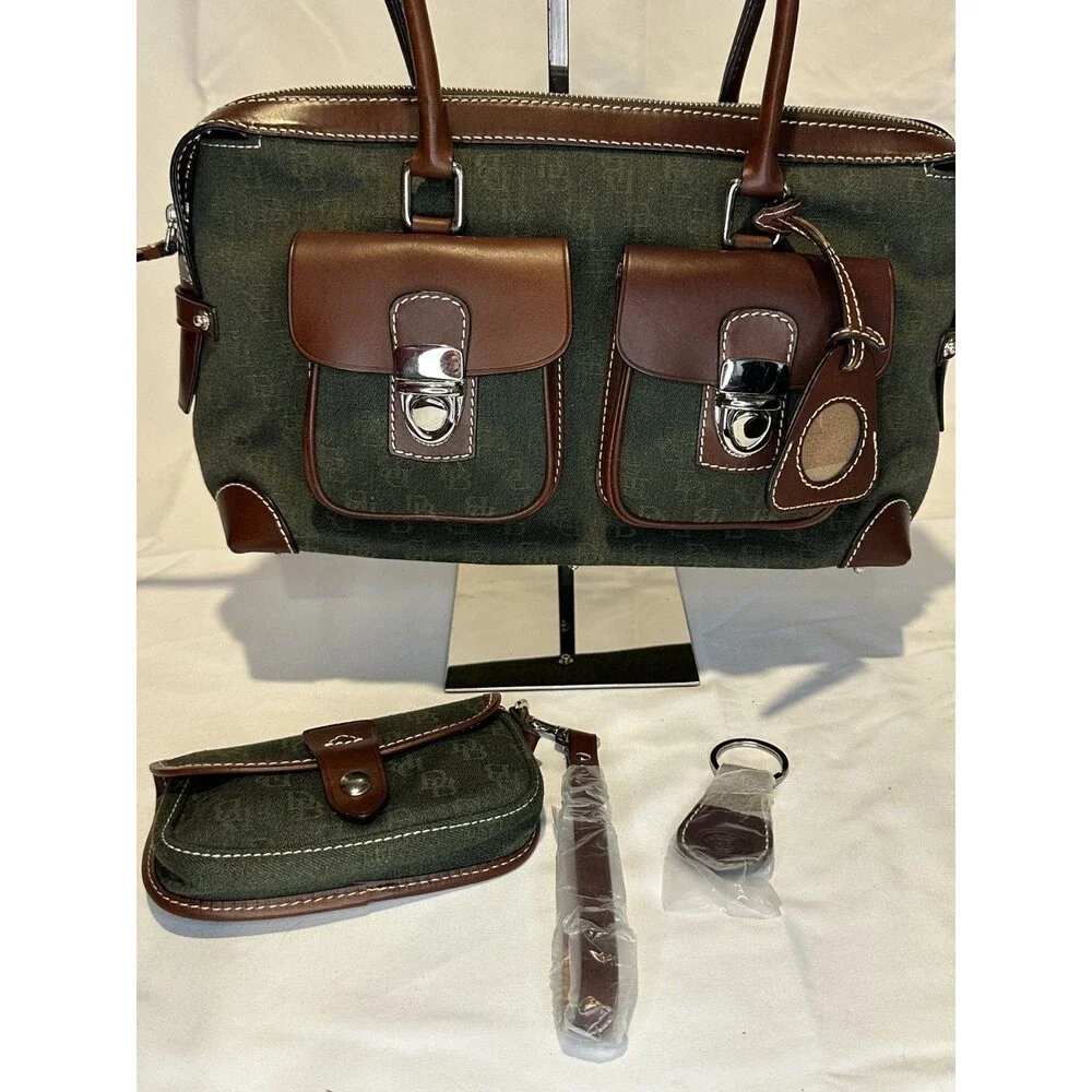 Dooney & Bourke Signature Double Pocket Satchel Bag NWT Green Wristlet Keychain - Picture 1 of 16